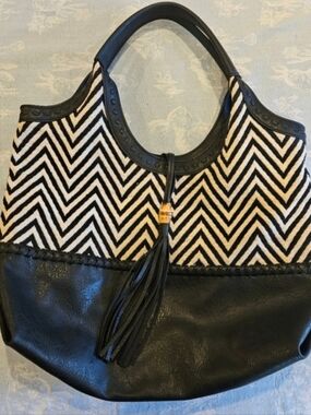 Black & Cream Chevron Portofino Vegan Leather Purse with Tassel Big Buddha